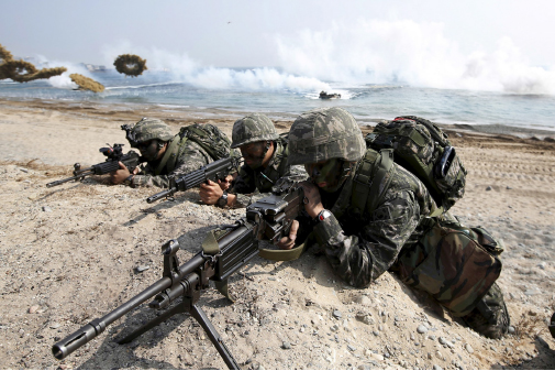 ▲ 「참수작전」훈련에 나서고 있는 한미 군인들.