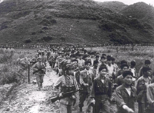 ▲ 한국전쟁 당시 북쪽으로 끌려 가는 국군포로들. 